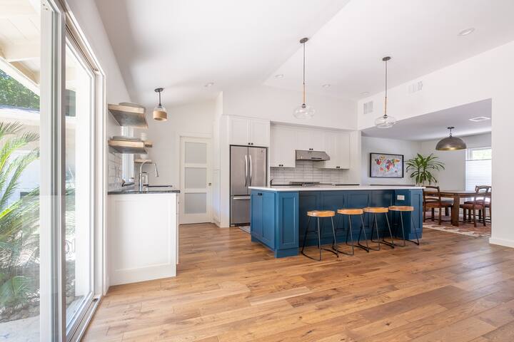 Barton Hills Oasis, F1, ACL. Pool coming fall ’25! gallery image 5