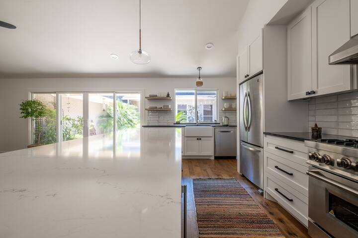 Barton Hills Oasis, F1, ACL. Pool coming fall ’25! gallery image 2