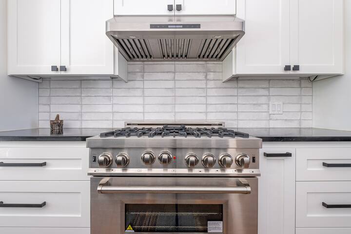 Barton Hills Oasis, F1, ACL. Pool coming fall ’25! gallery image 3