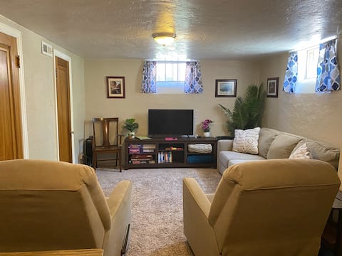 Popular Airbnb listing: Cozy, Private Garden-Level Suite in Mayfair in Hale