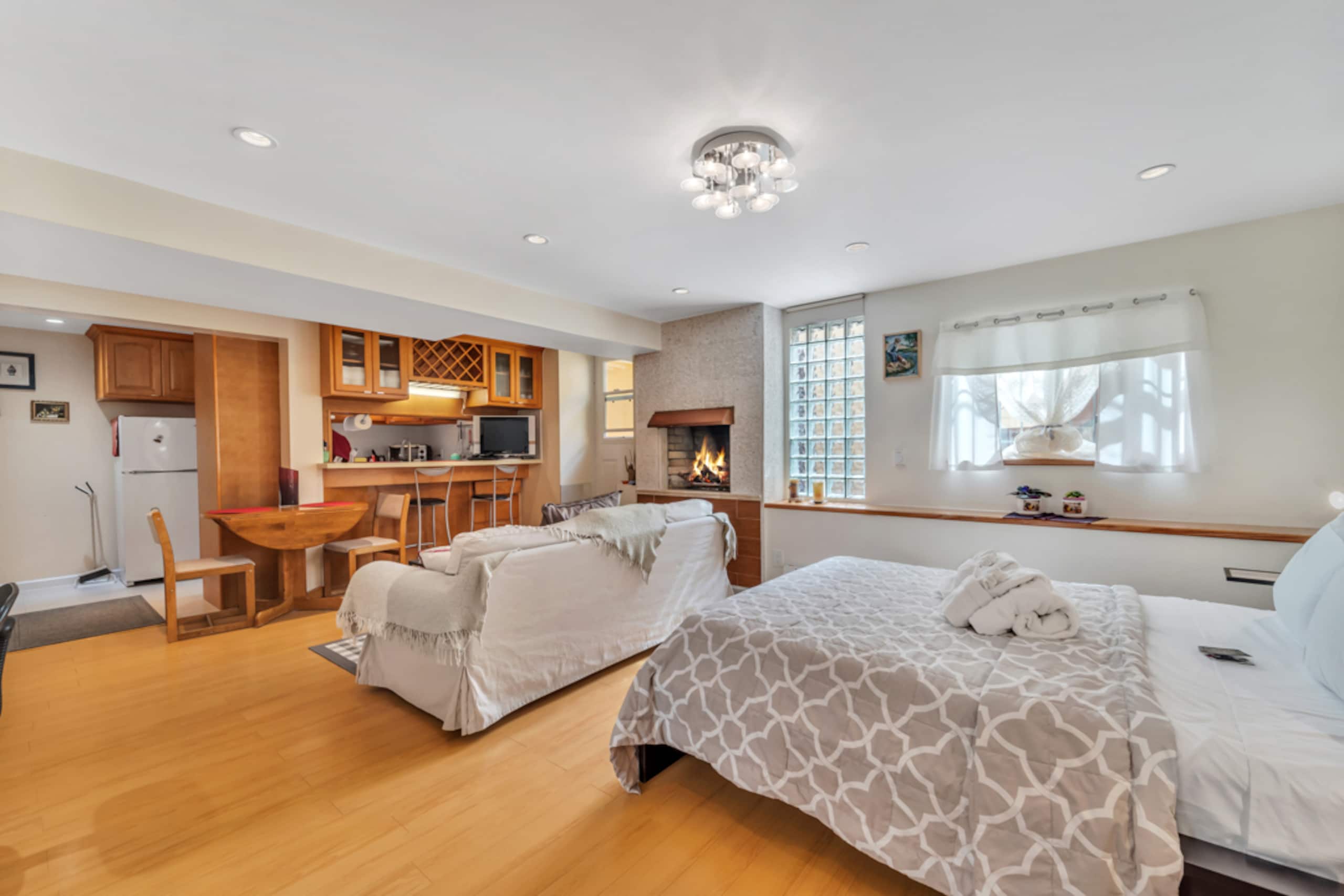 Home in San Francisco · ★4.82 · 1 bedroom · 1 bed · 1 bath - Image 2