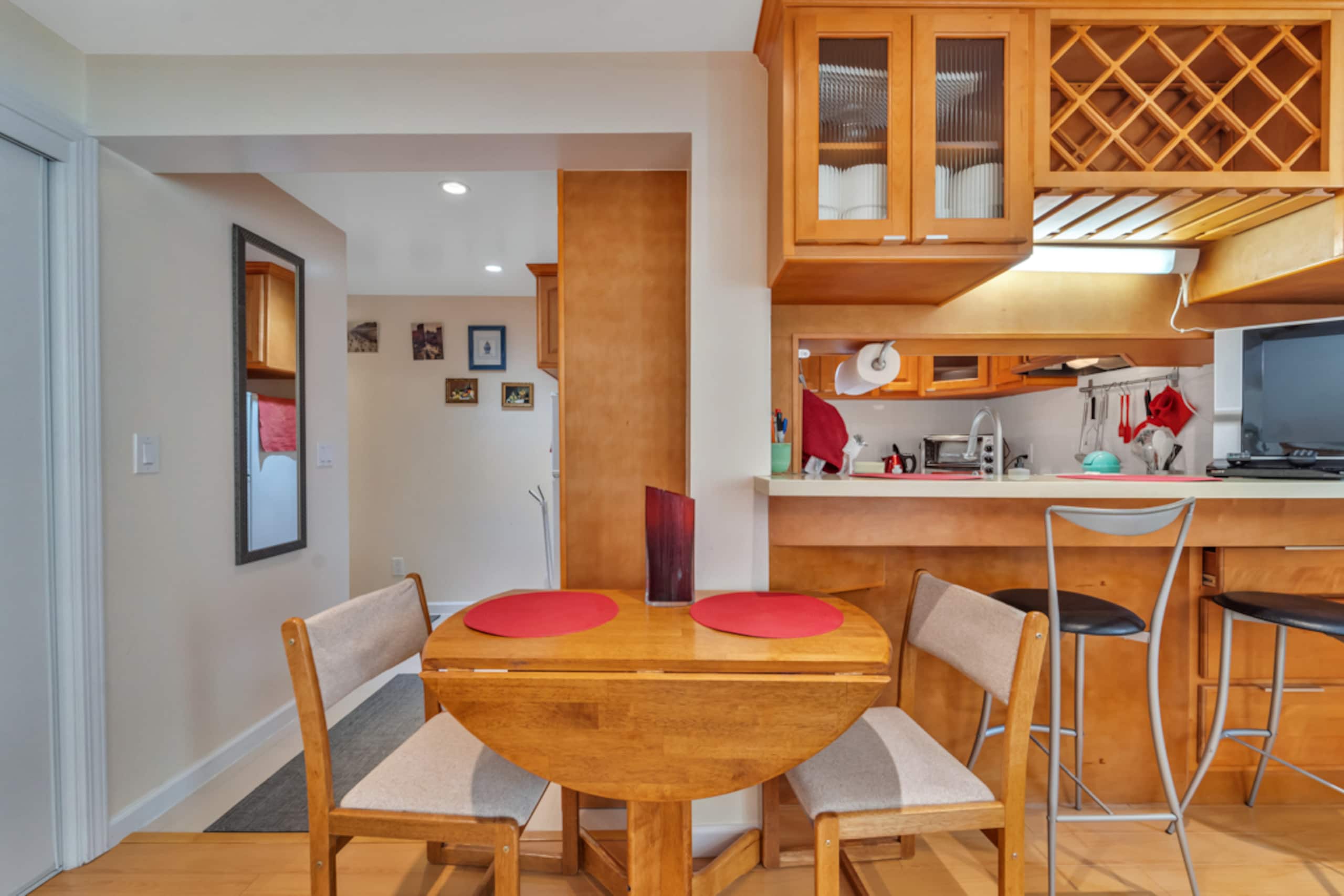 Home in San Francisco · ★4.82 · 1 bedroom · 1 bed · 1 bath - Image 4