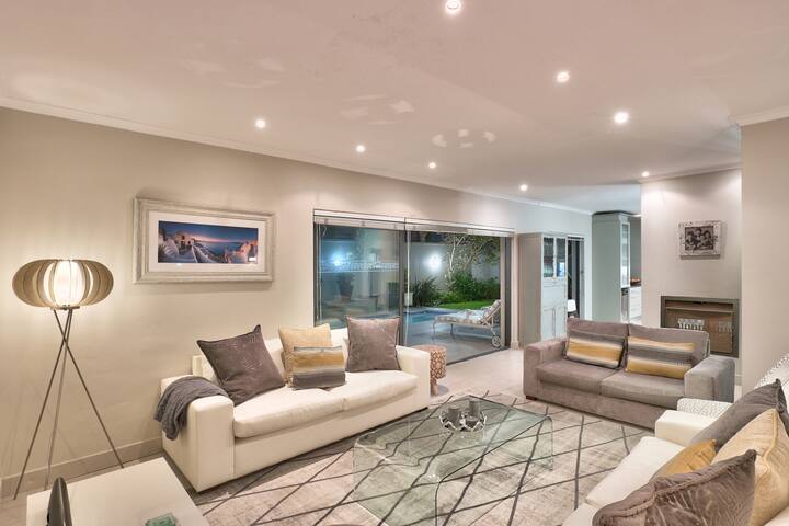 Luxury Mini Villa Sunset Beach Cape Town gallery image 2