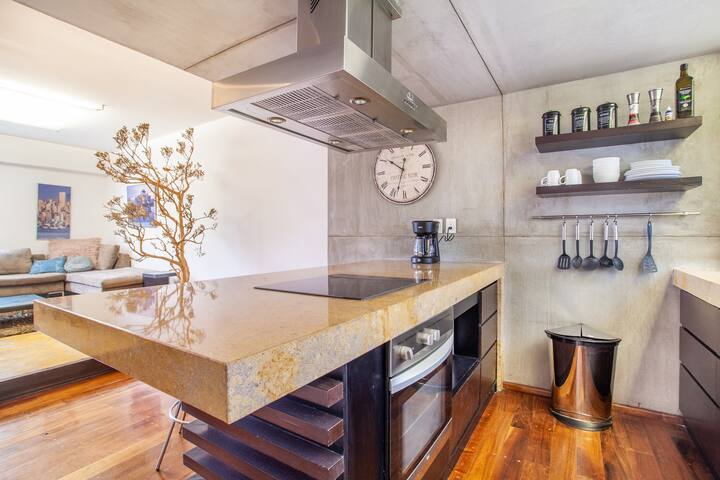 Best location with heated pool, gym, bar gallery image 5