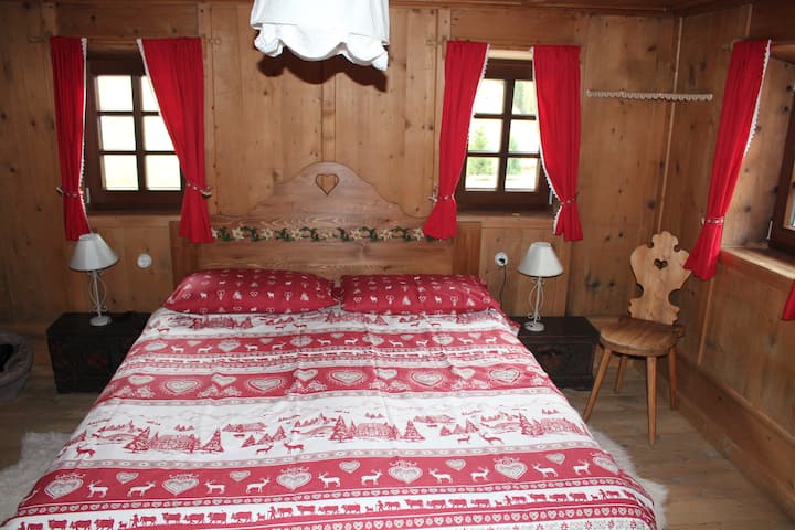 Двойна спалня