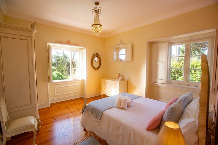 Colares Sintra – heated and fenced pool near beach gallery image 3