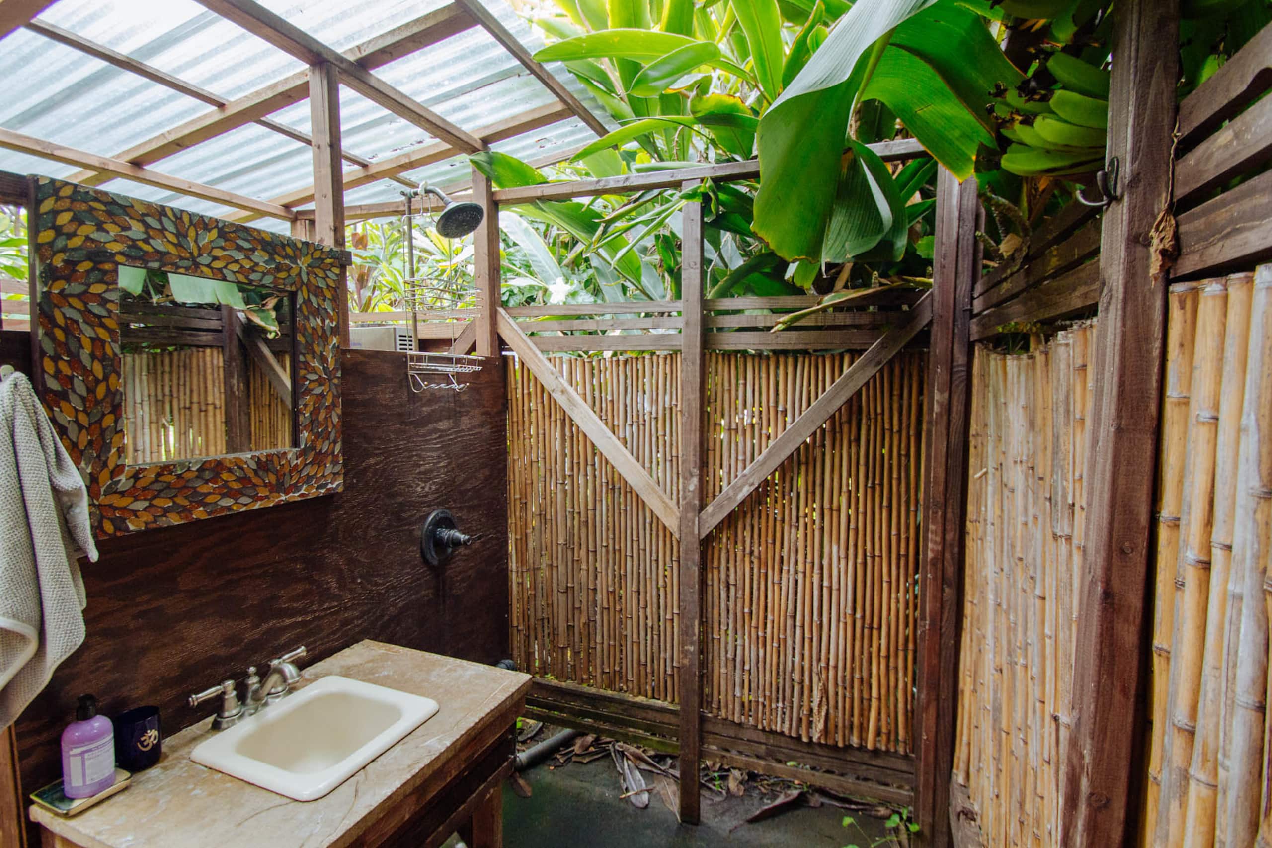 Enchanting Eco-Hideaway: Bohemian Retreat - Image 20