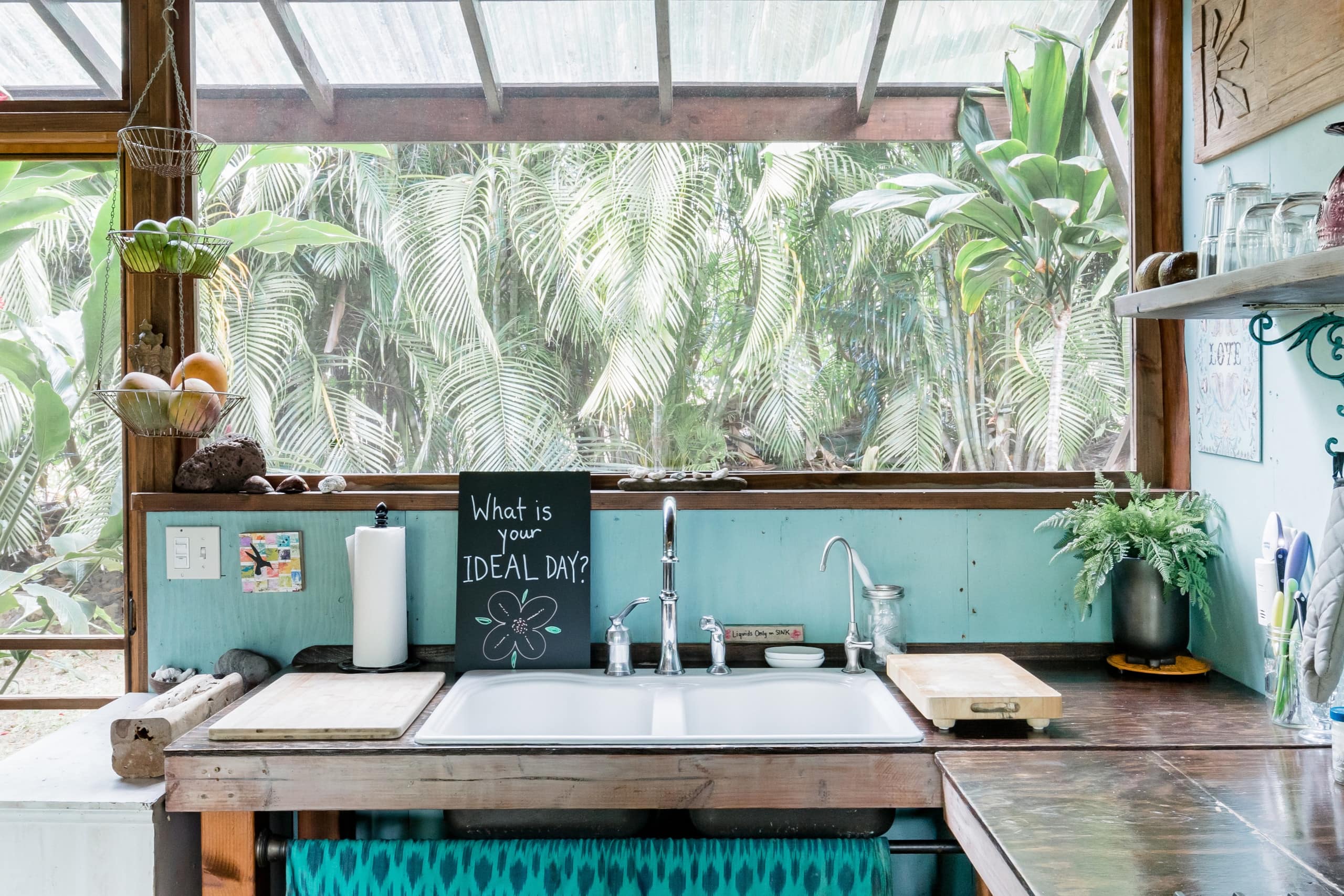 Enchanting Eco-Hideaway: Bohemian Retreat - Image 6