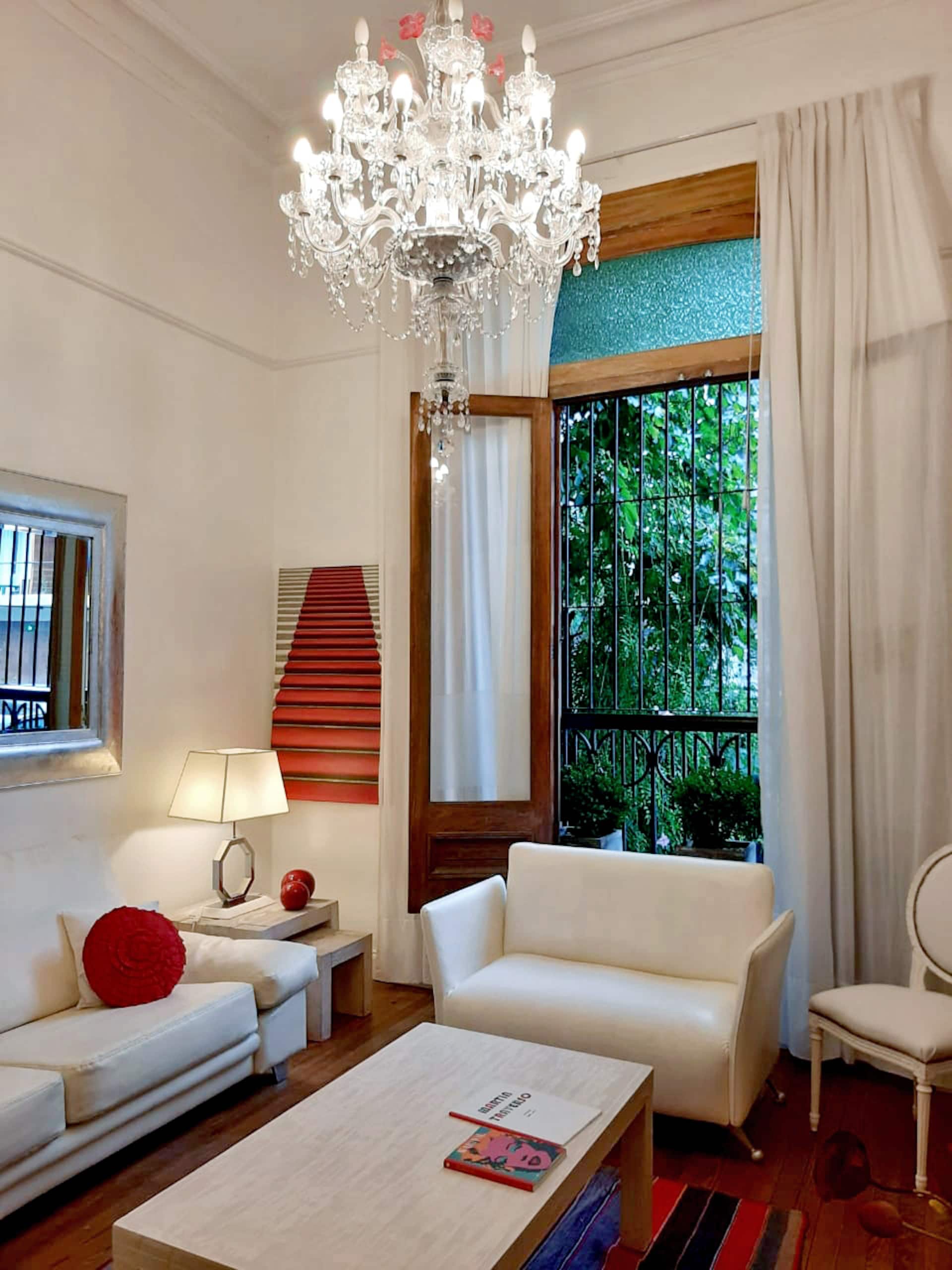 Casa em Colegiales com 4 dormitórios e pátio central