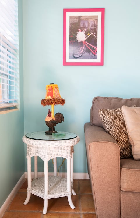 Successful Airbnb property: Secluded Cottage Close to shops & beach w/ Hot Tub in Lake Worth Beach