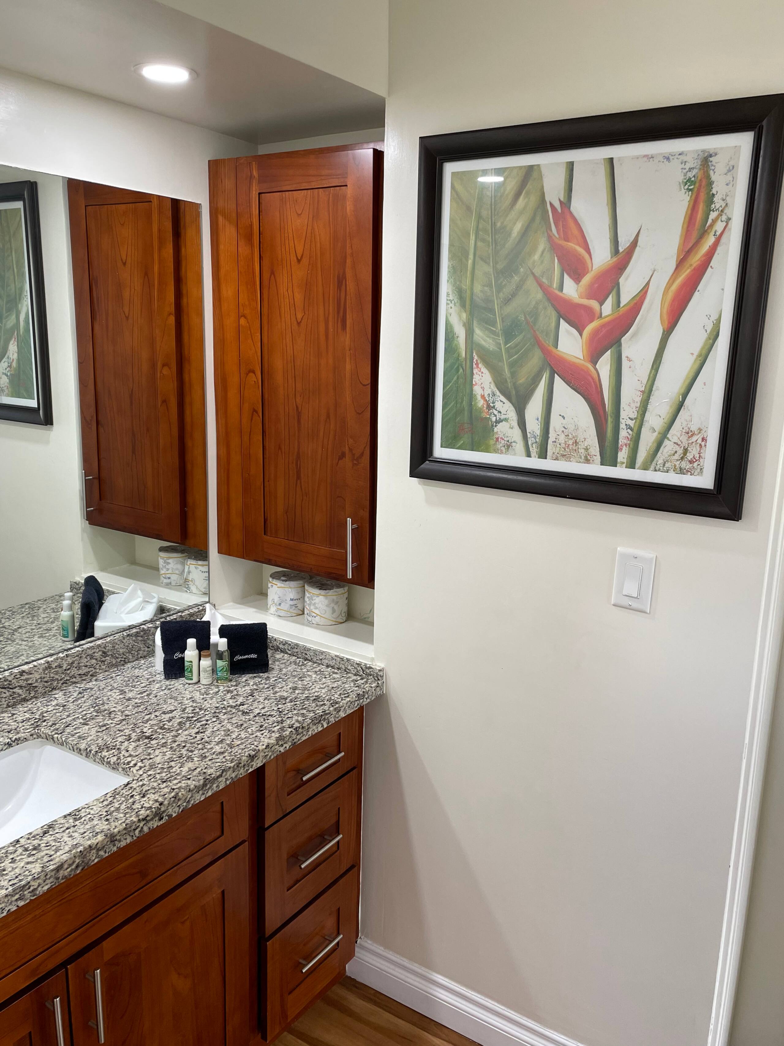 Condo in Honolulu · ★4.44 · 1 bedroom · 2 beds · 1 private bath - Image 6