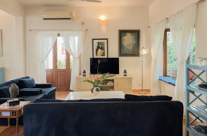 Living room image 4