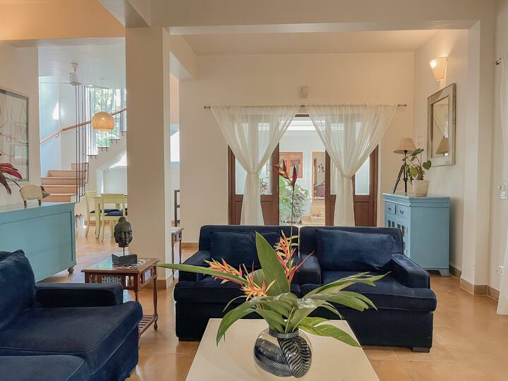 Living room image 1