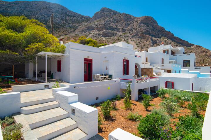 Sunset Multifunctional House on Kamares Bay gallery image 5