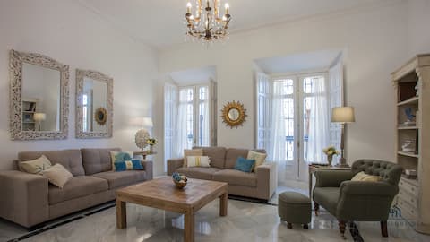 Aduana Presidential by Living4Malaga