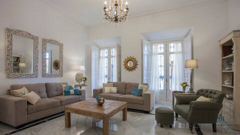 Aduana Presidential by Living4Malaga