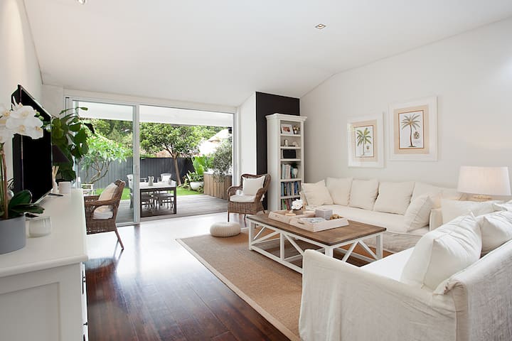 Luxury Beach Villa in Bondi Beach. Chambers Ave