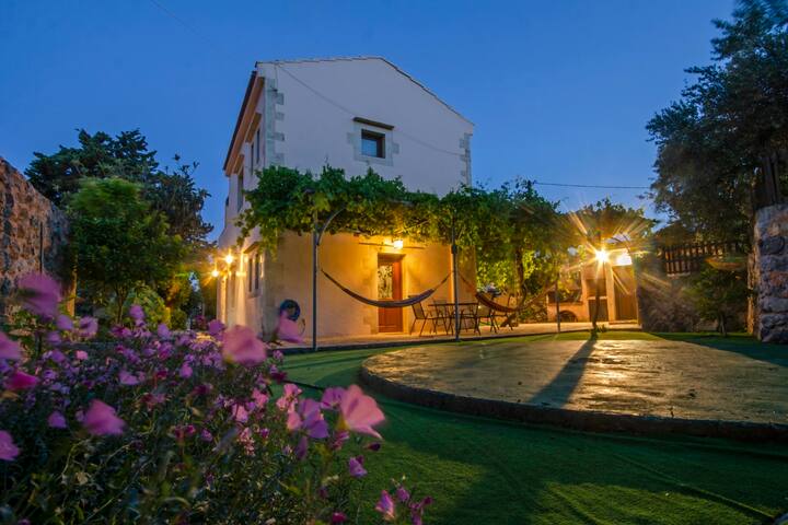 Big villas complex 20 sleeps * 3 Private pools gallery image 2