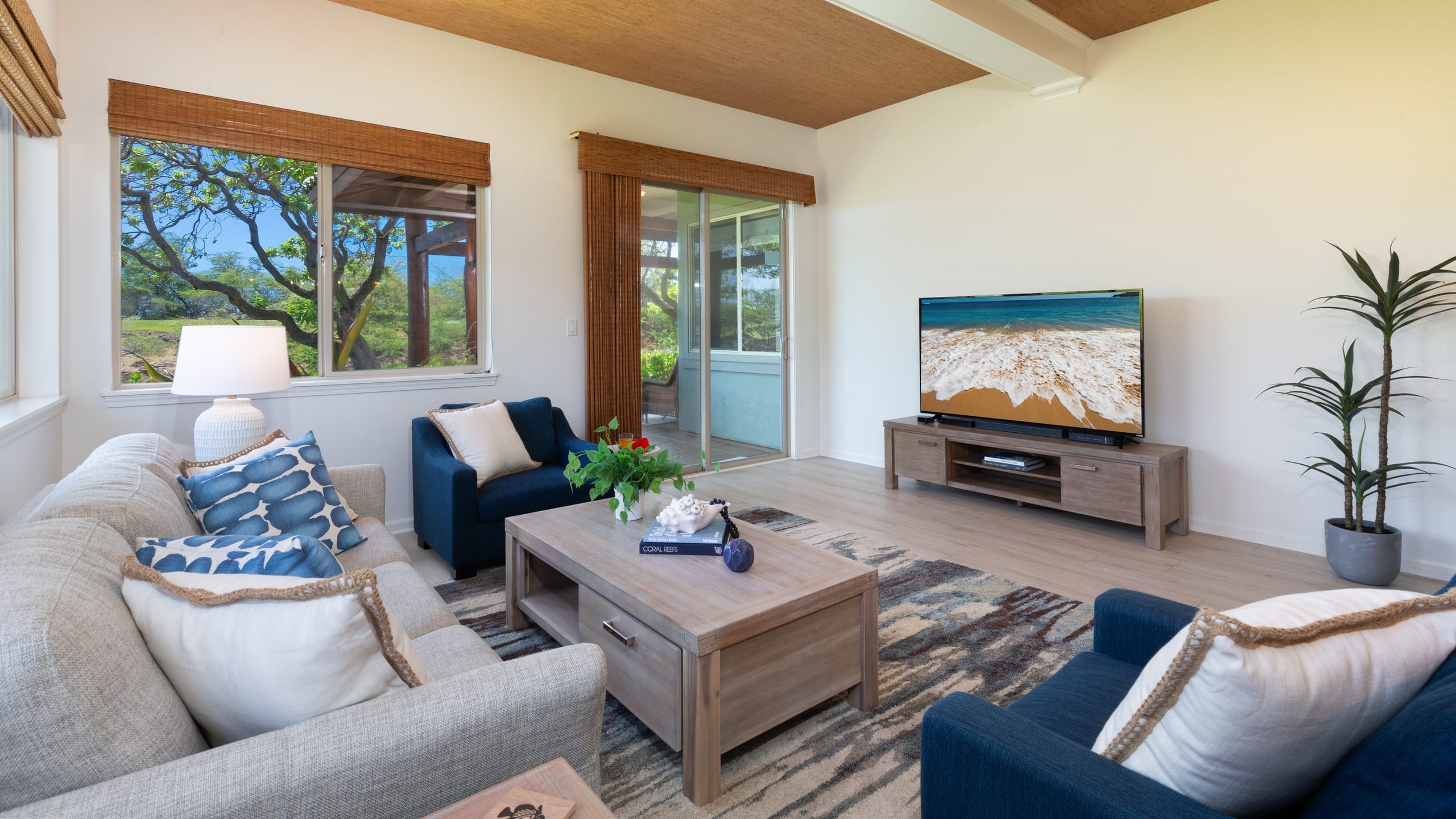 Townhouse in Waimea · ★4.9 · 3 bedrooms · 5 beds · 2.5 private baths - Image 4