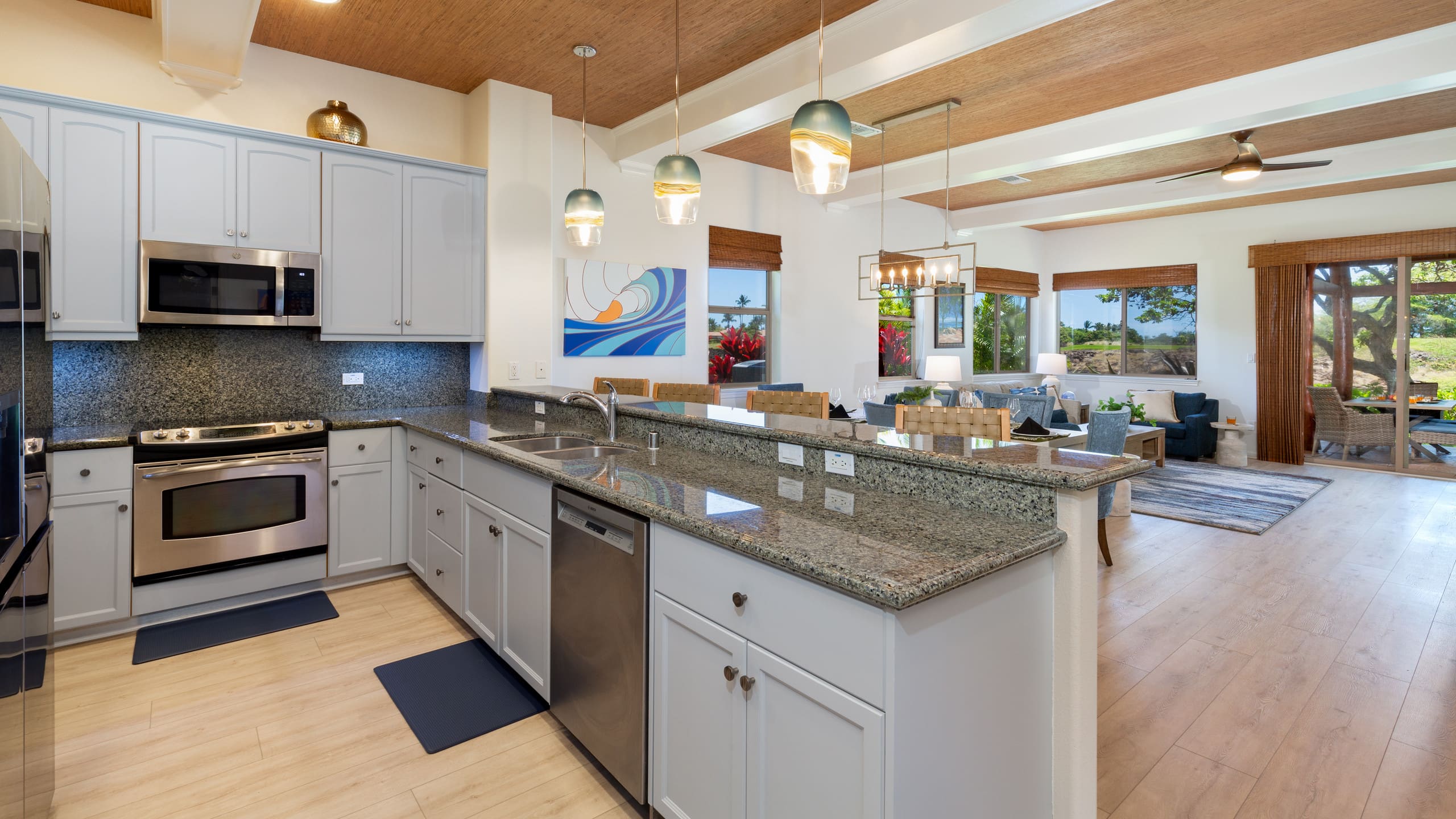 Townhouse in Waimea · ★4.9 · 3 bedrooms · 5 beds · 2.5 private baths - Image 7