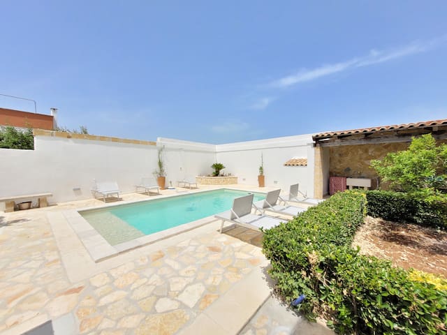 Villa Cigaline private pool, nature and relax gallery image 3