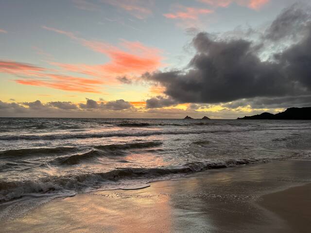 Kailua Beachfront Villa 1990/NUC-1798 gallery image 2