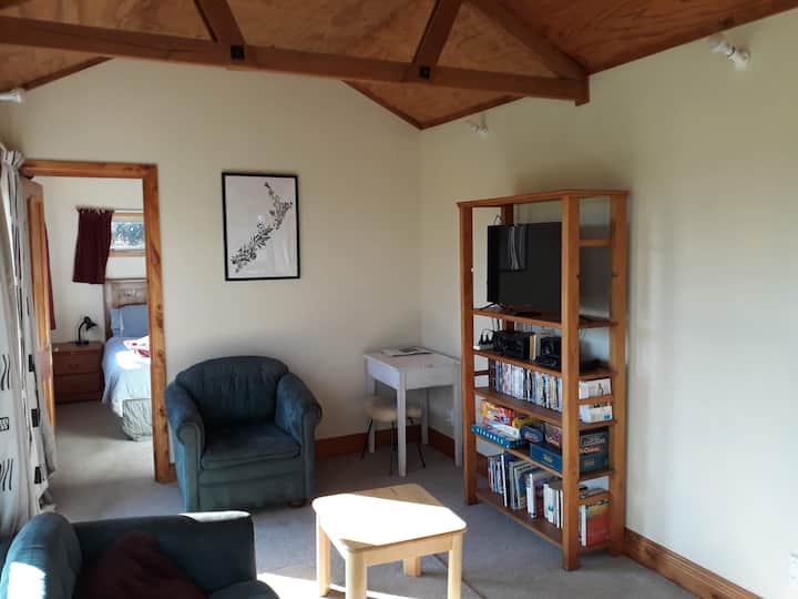 Ecobach - Self Contained Off-grid Small Home - Taranaki