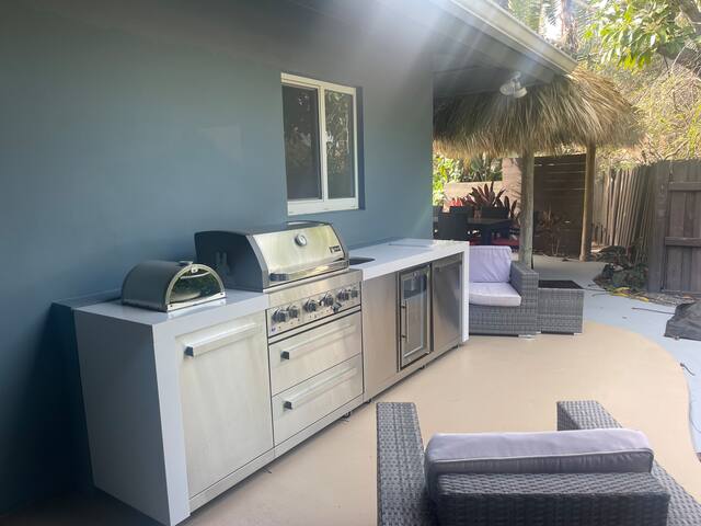 4BR Heated Pool Home w/ Tiki Hut! gallery image 3