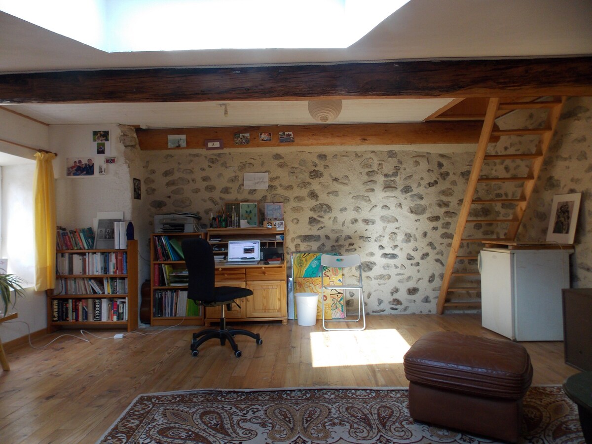 ทางเข้าระเบียงชั้น 2/ดาดฟ้า