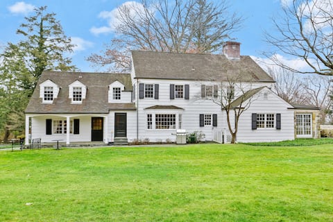 Cozy Greenwich Back Country Home with Pool