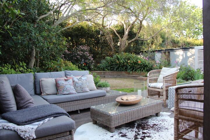 Constantia Winelands Retreat gallery image 2