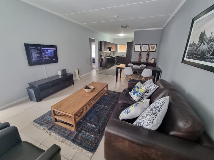Liz's Place - Somerset West