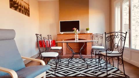 House with view of the Loire valley and the castle