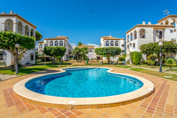 Location! Location! Location!lovely Apt Near Beach - Costa Blanca