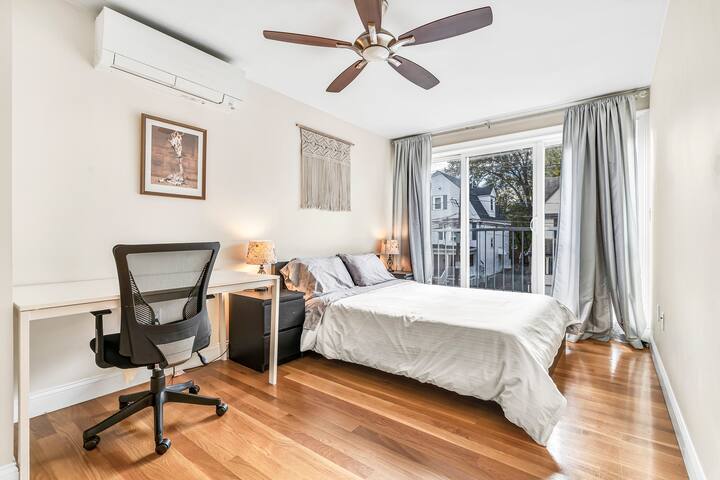 Sparkling Condo With Modern Amenities gallery image 4