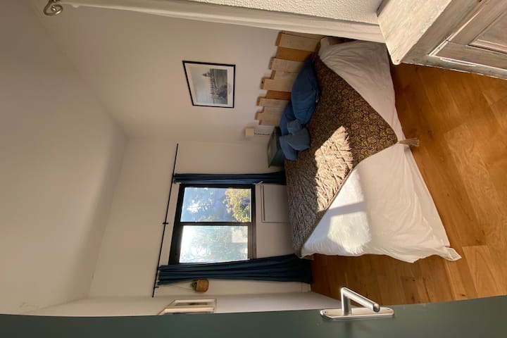 Საძინებელი 2 - საწოლი  2 p 160