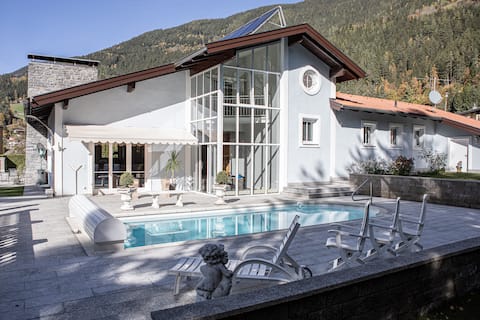 exclusive villa with private pool and sauna