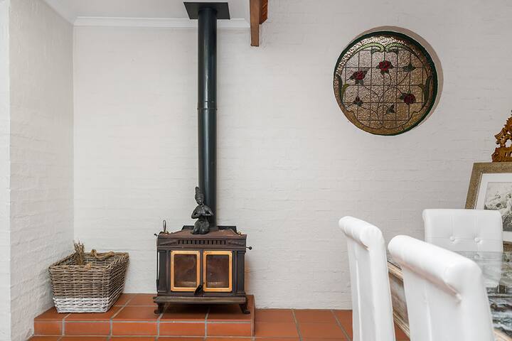 Funky Hideaway in Byron Bay – 4 Bed 4 Bath gallery image 5