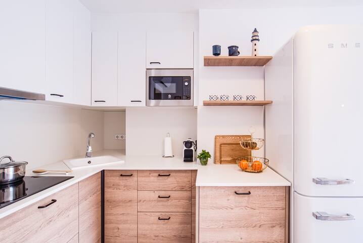 1ª Línea de mar, Seafront, 1 minut to the beach gallery image 3