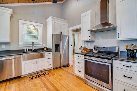 Hirschbach Haus- 1 Acre Farm, Deer & Fire Pit