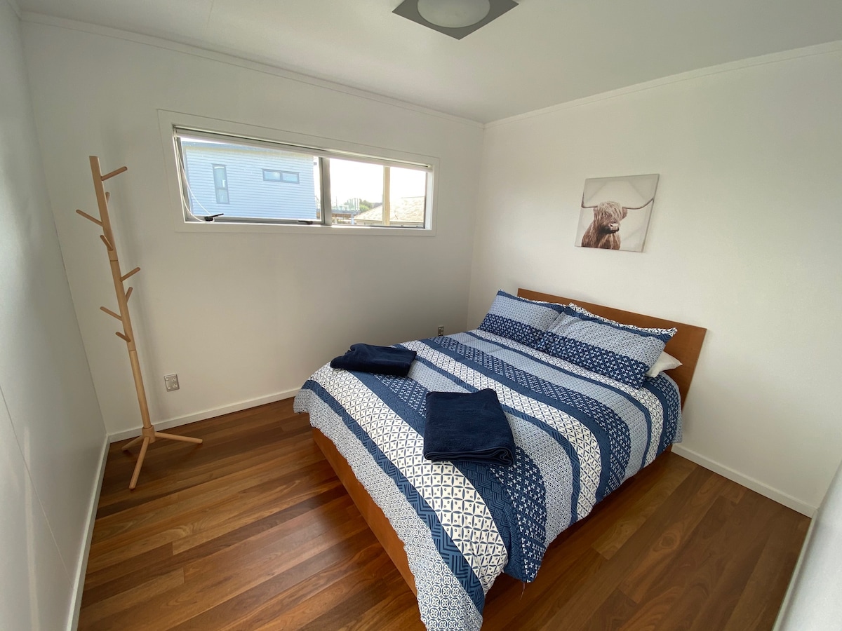 Cómodo dormitorio doble en la planta baja.