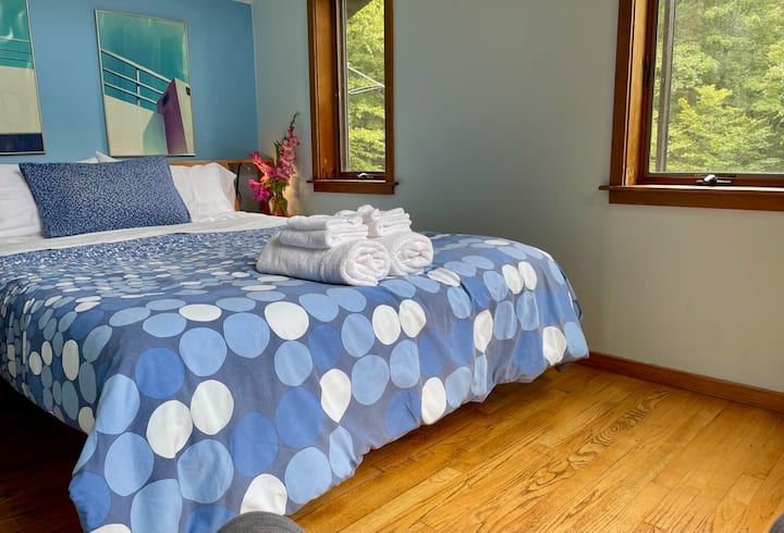 Master Bedroom  (2-nd floor)