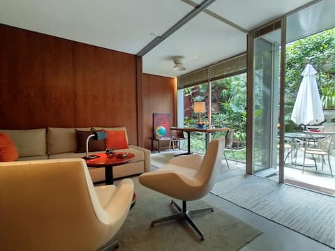 Top Airbnb: Garden House Downtown with Garage in Bonfim