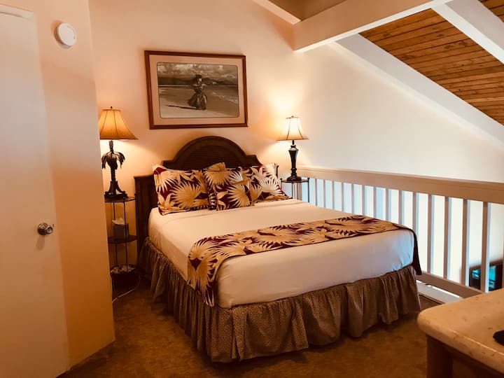 Escucha las olas.  Te adormecerán. Dormitorio loft