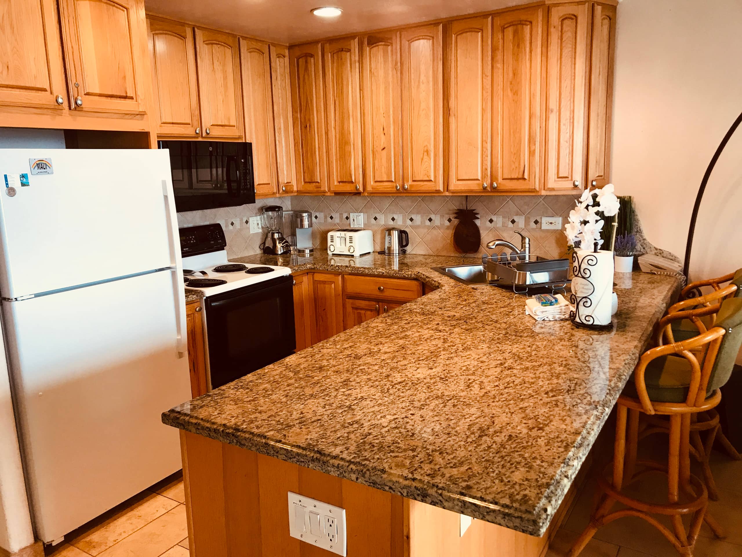 Condo in Lahaina · ★4.88 · 2 bedrooms · 4 beds · 2 private baths - Image 3