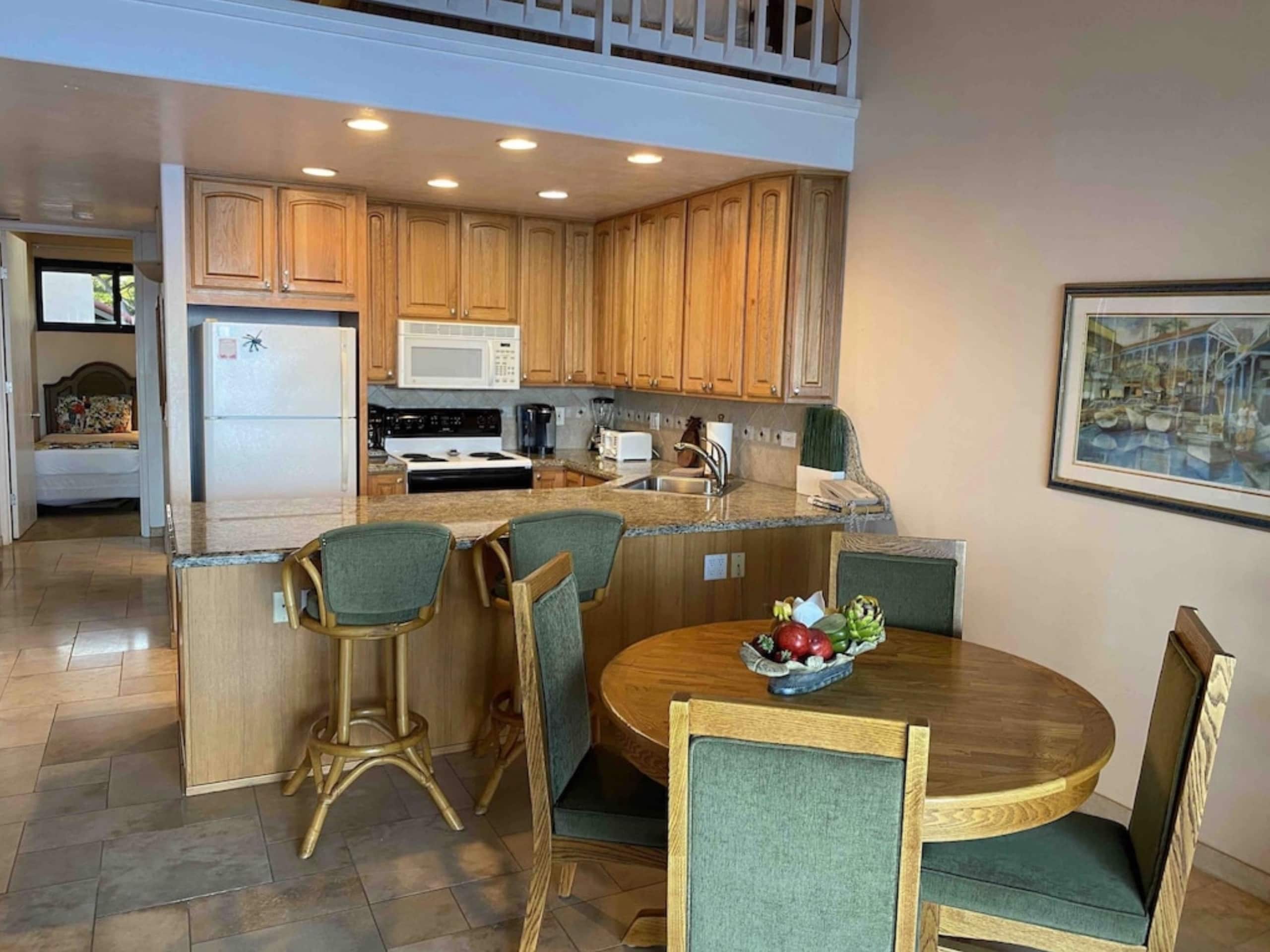 Condo in Lahaina · ★4.88 · 2 bedrooms · 4 beds · 2 private baths - Image 2