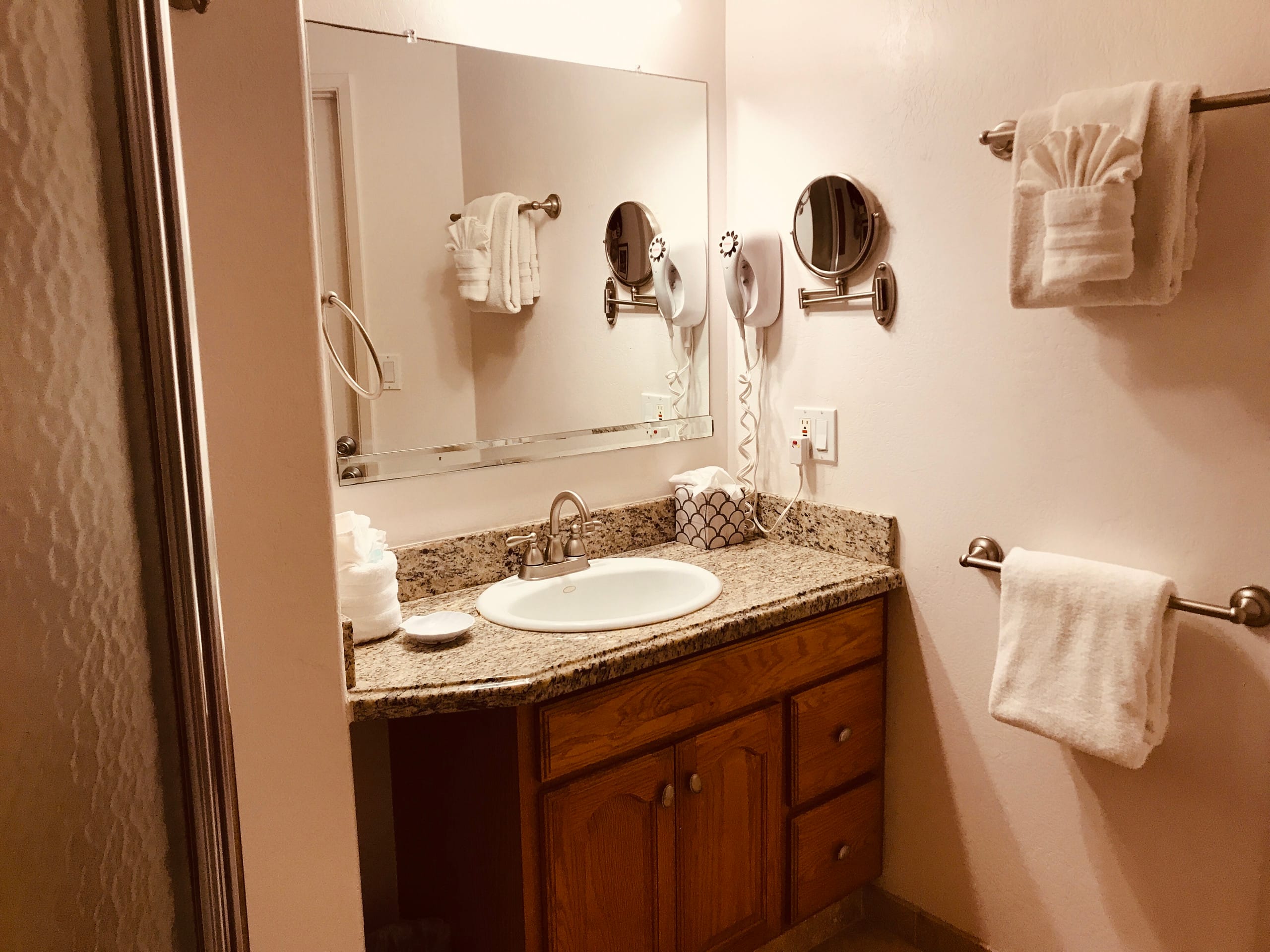 Condo in Lahaina · ★4.88 · 2 bedrooms · 4 beds · 2 private baths - Image 10
