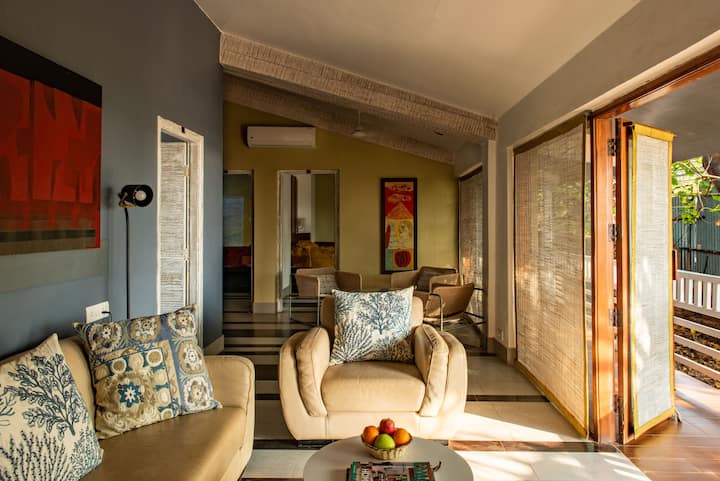 Living room image 6