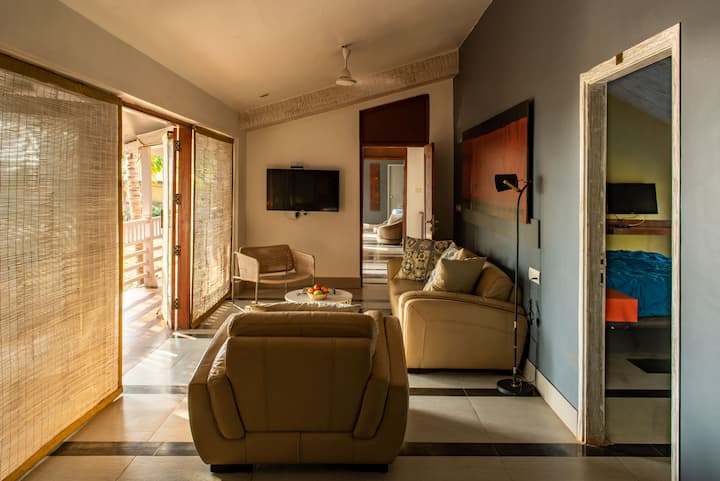 Living room image 3