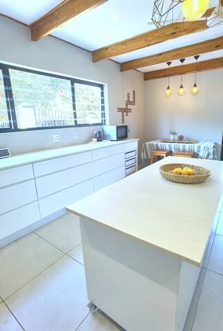 Large, cosy family home – Cape Town gallery image 5